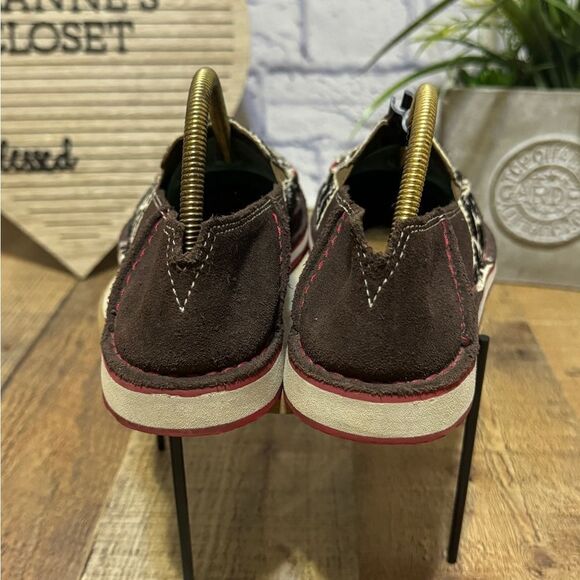 Ariat women's Giraffe print Cruiser slip-on Shoes - Picture 7 of 12